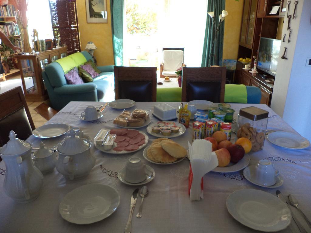 Bed and Breakfast Il Tarlo Seneghe Zimmer foto